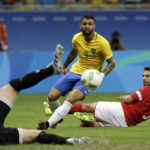 37185B0E00000578-0-image-a-43_1470879235692