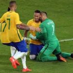Neymar Cries With teammates