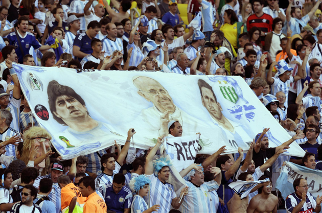 argentina-fans-pope-maradona-messi