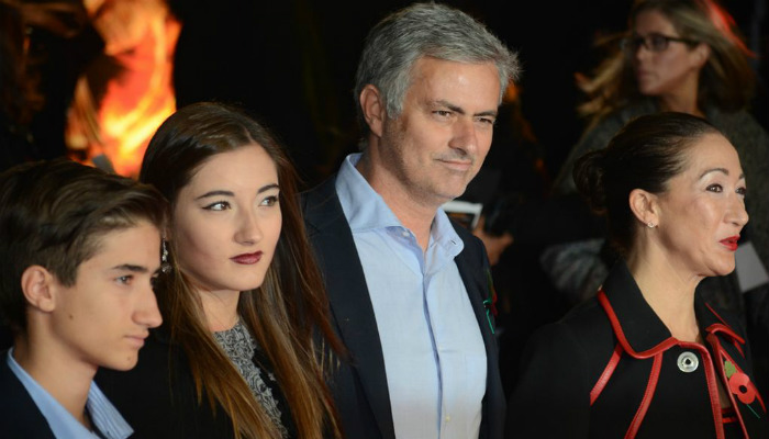 mourinho-with-family