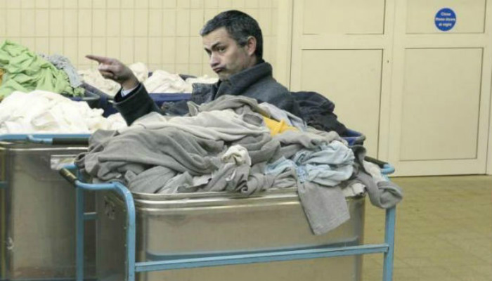 mourinho-laundry-bin