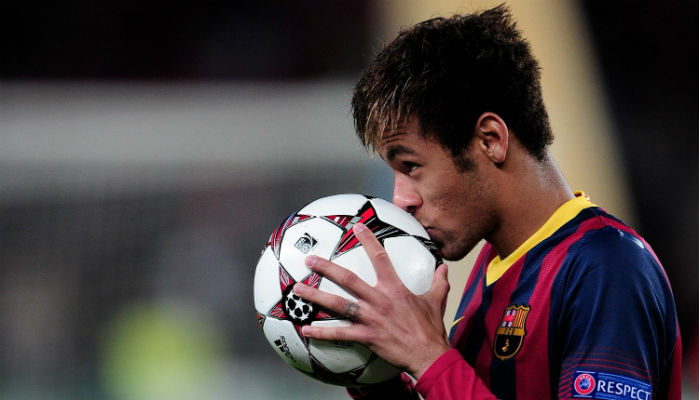 neymar-kissing-the-ball-after-champions-league-hattrick-against-celtic