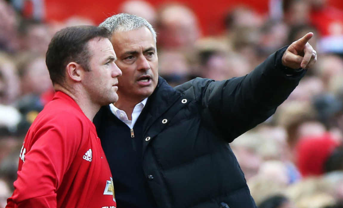 rooney-receiving-orders-from-mourinho