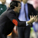unai-emery-red-suit-arm-patch