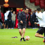 unai-emery-with-the-ball