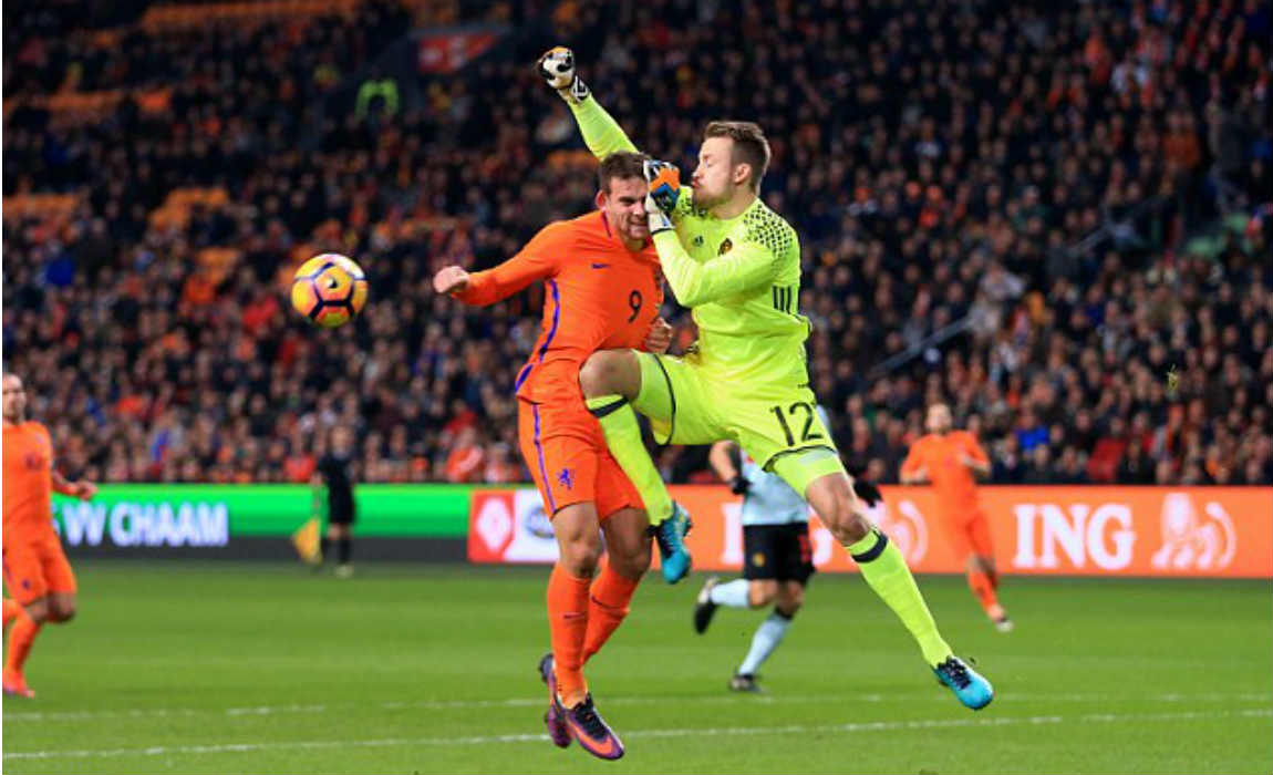 janssen-clash-with-mignolet