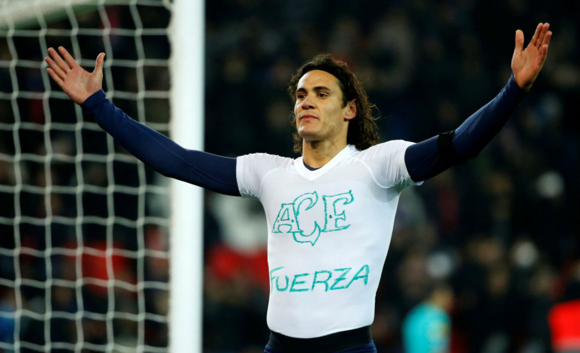 cavani-pays-tribute