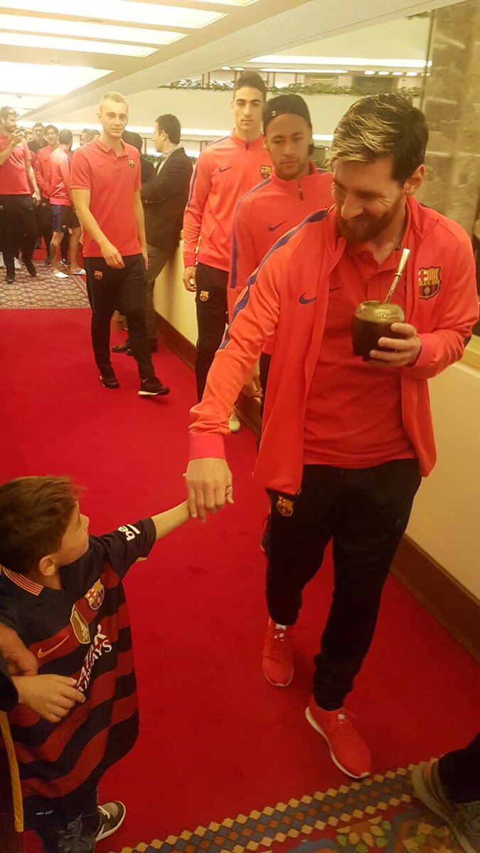 messi-meets-afghan-boy