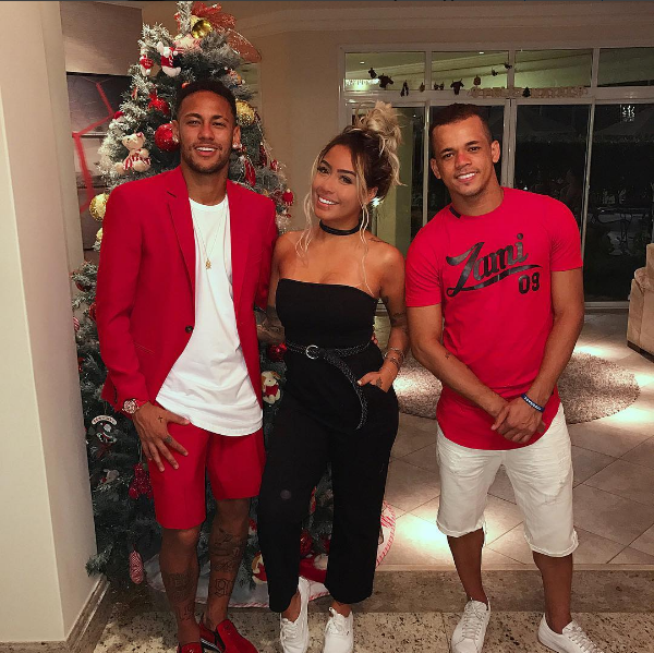Santos Star Midfielder Lucas Lima Is Dating Neymars Sister