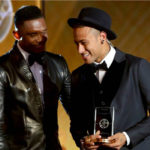 neymar with barcelona legend etoo