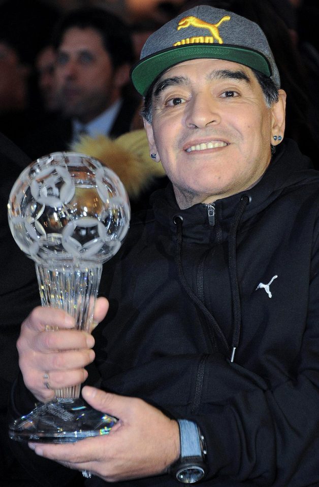 Maradona World Cup Trophy / Every Trophy Diego Maradona Won for Club ...