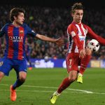 griezmann flies away from roberto