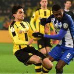 kalou battles for the ball