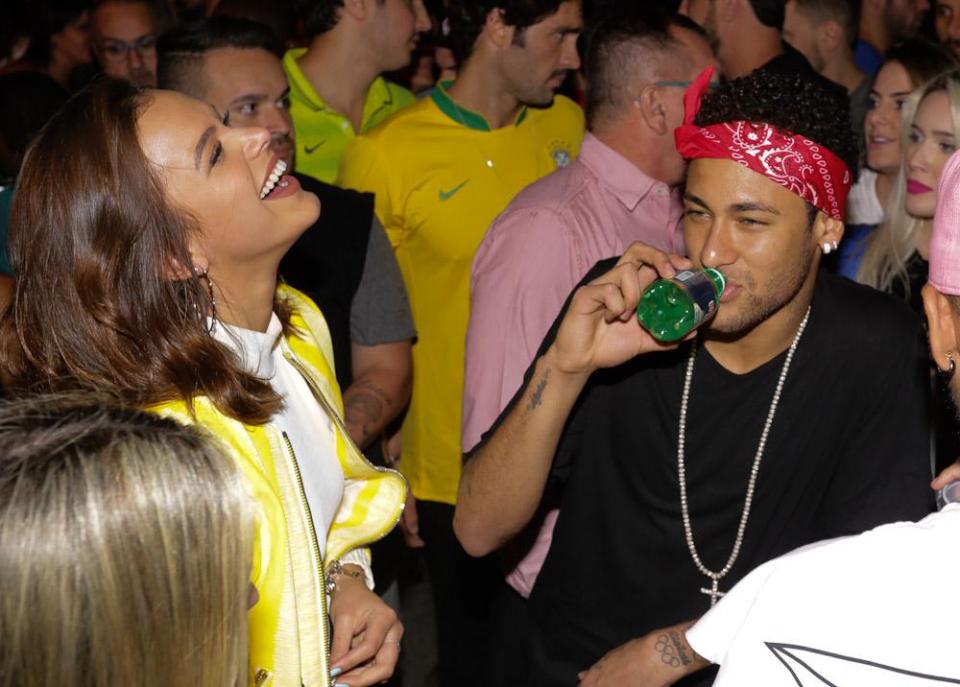 neymar with girlfriend bruna