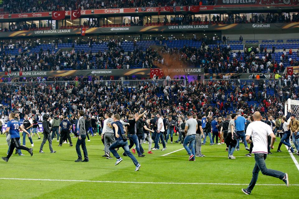 Lyon Besiktas fan clash