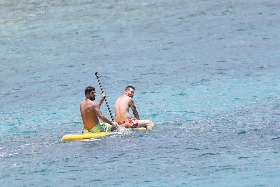 Messi Enjoys Sand Fight With With His Stunning Wife Antonella On Their Honeymoon