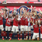 arsenal-lift-fa-cup-trophy-chelsea