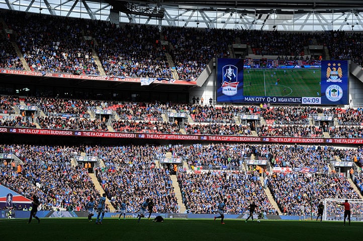 crowd at 2013 FA Cup final