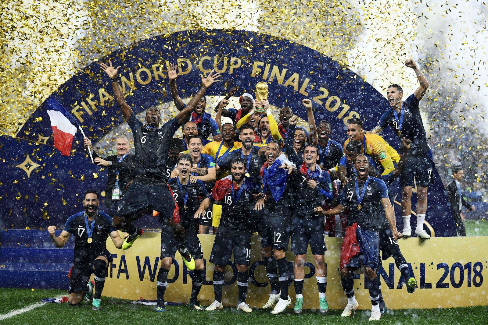 France lifts World Cup