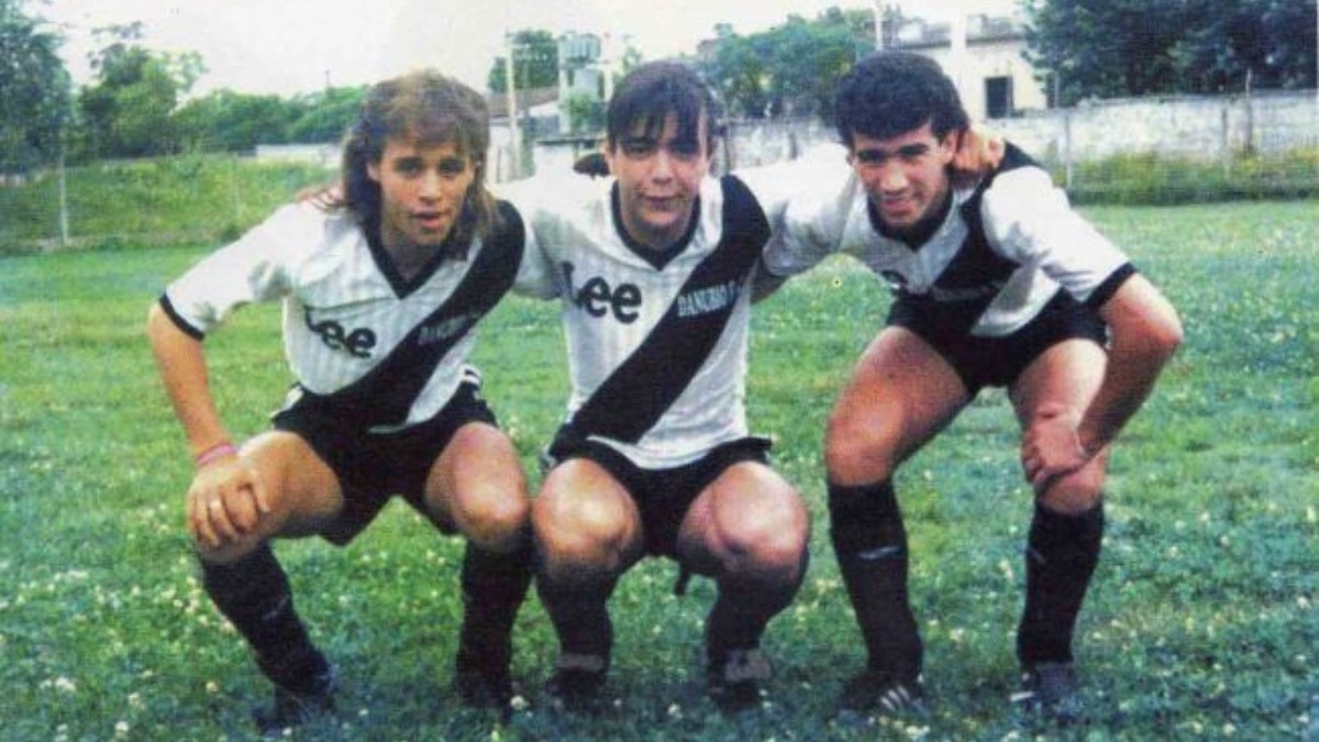 Alvaro Recoba (middle)